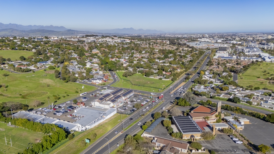 5 Bedroom Property for Sale in Kenridge Western Cape